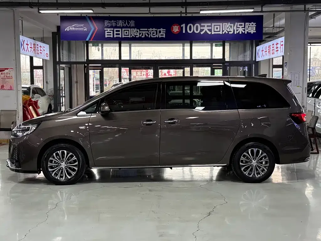 Buick GL8 2024 из CN, фото 4