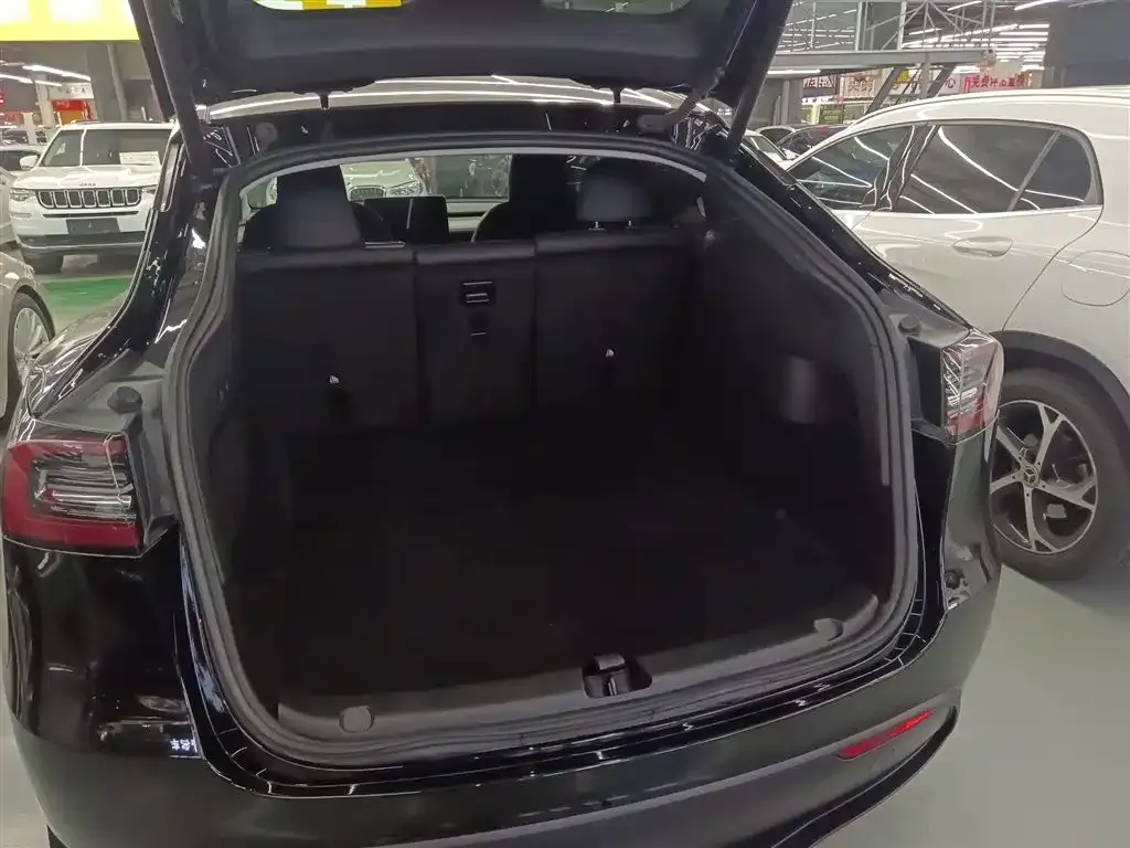 Tesla Model Y 2023 из CN, фото 10
