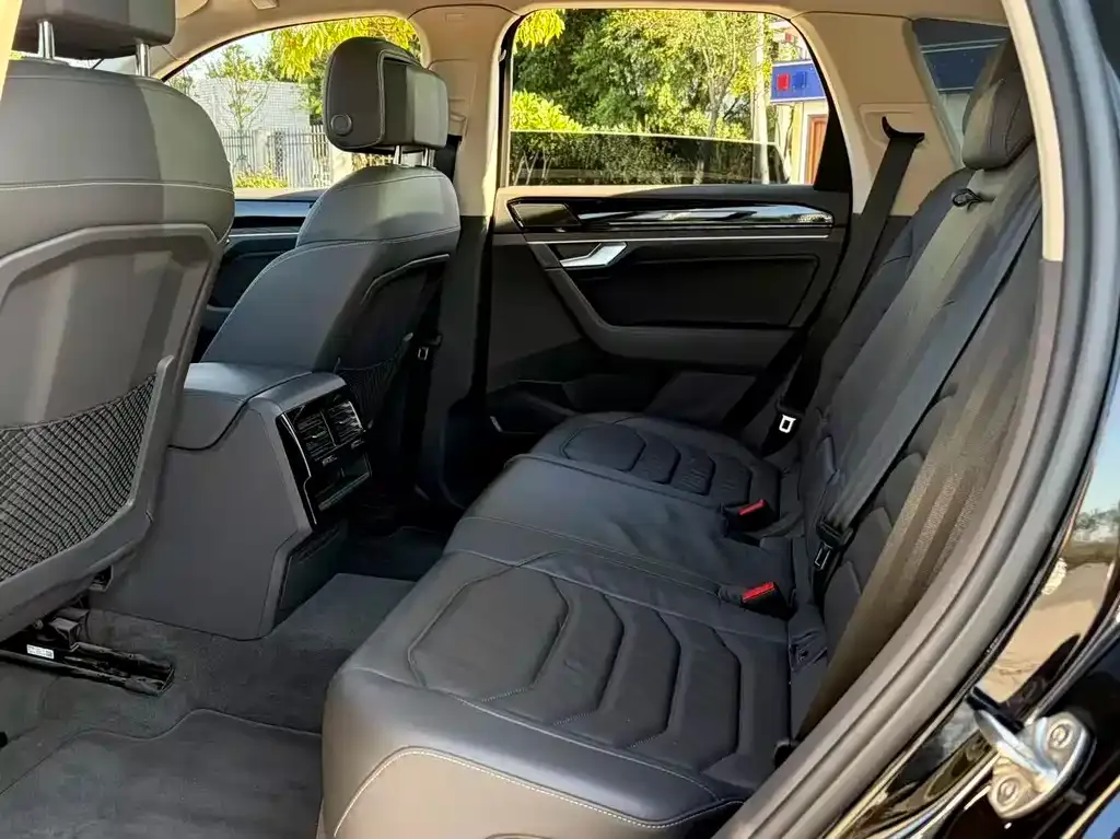 Volkswagen Touareg 2022 из CN, фото 8