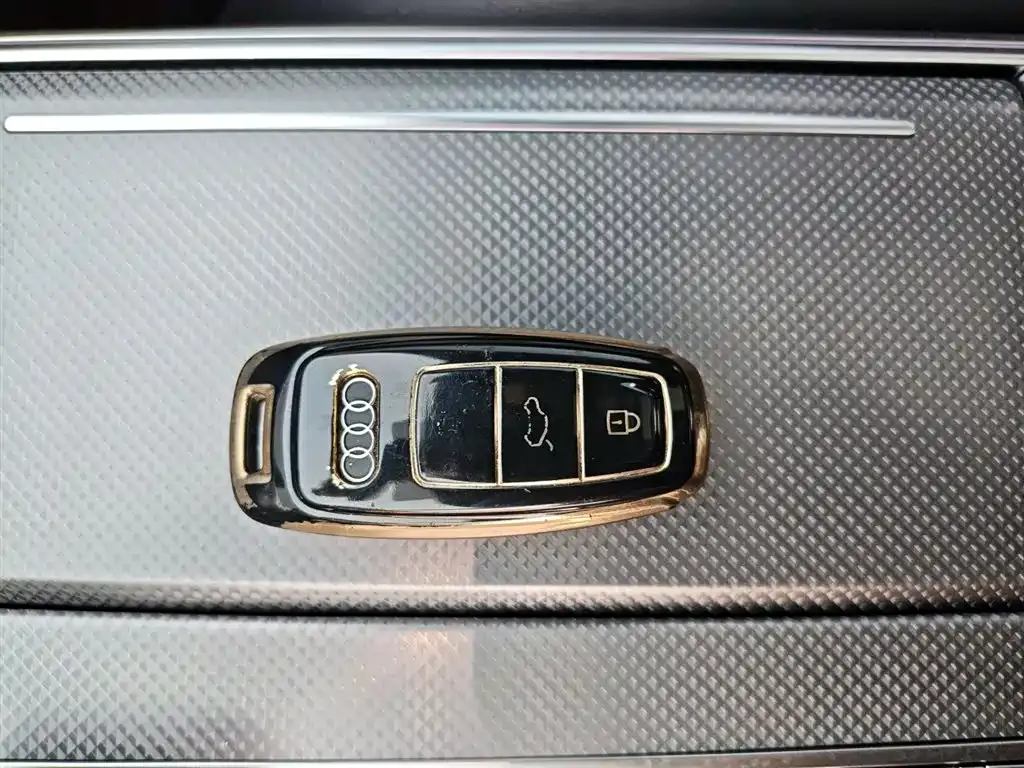 Audi A6L 2023 из CN, фото 9