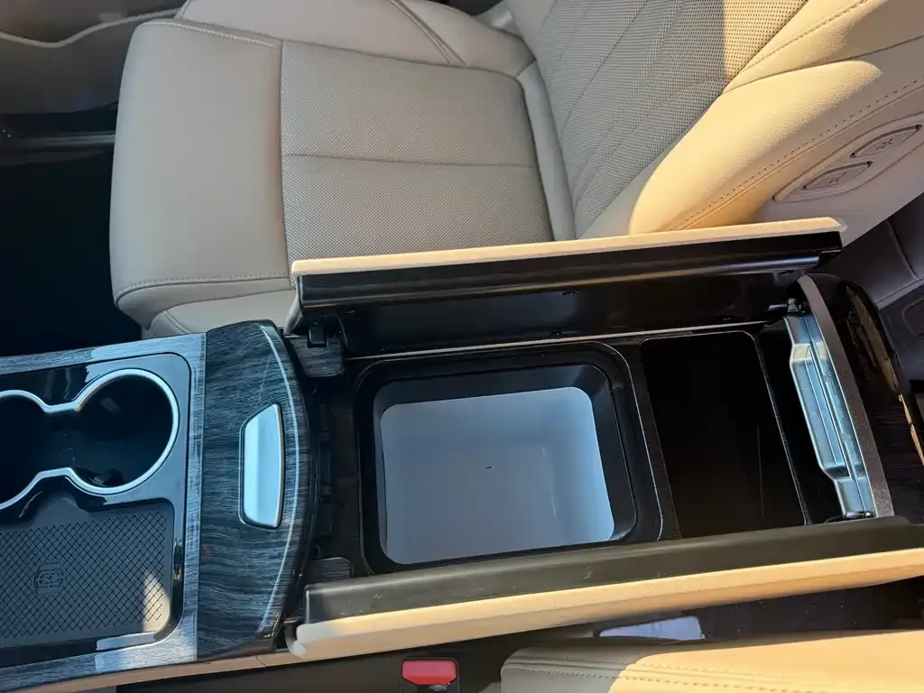 Buick GL8 Hybrid 2025 из CN, фото 8