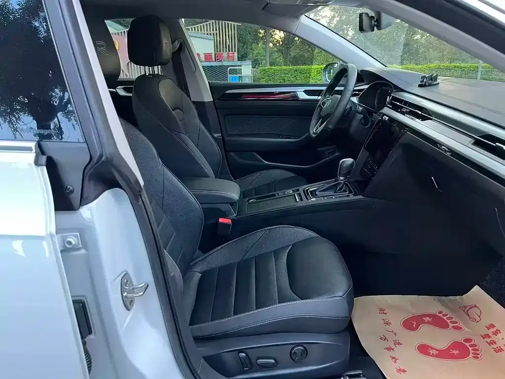 Volkswagen CC 2023 из CN, фото 10