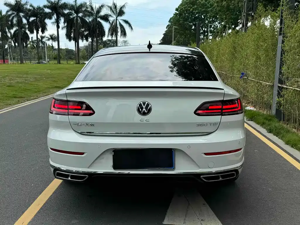 Volkswagen CC 2023 из CN, фото 5