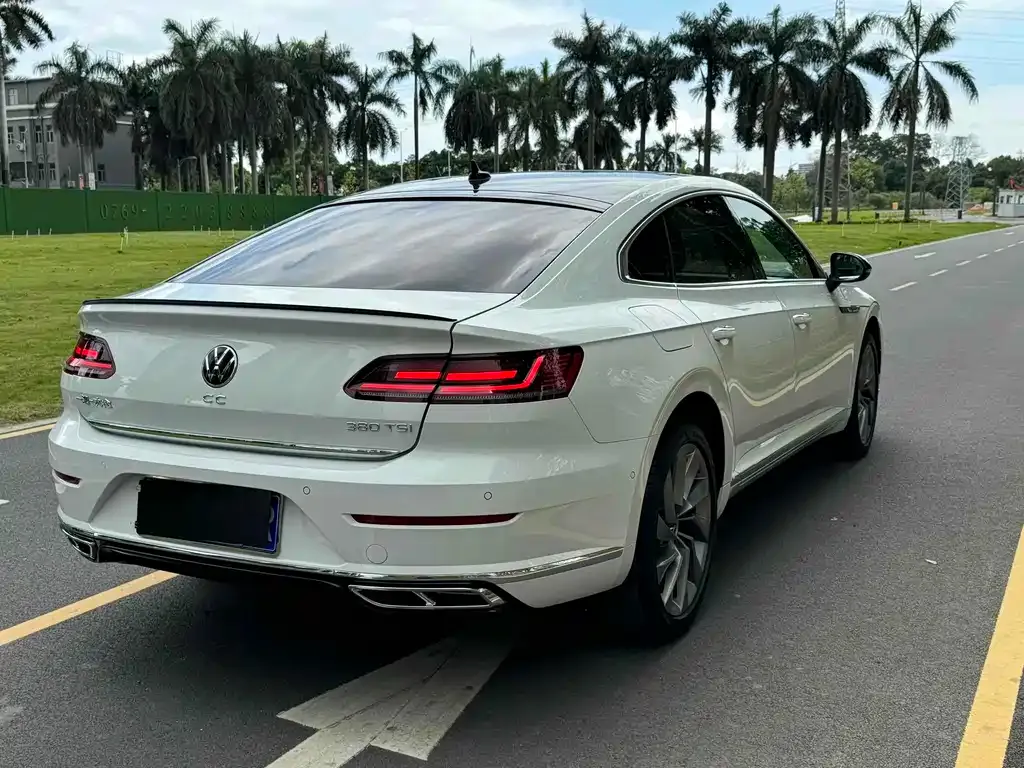 Volkswagen CC 2023 из CN, фото 6