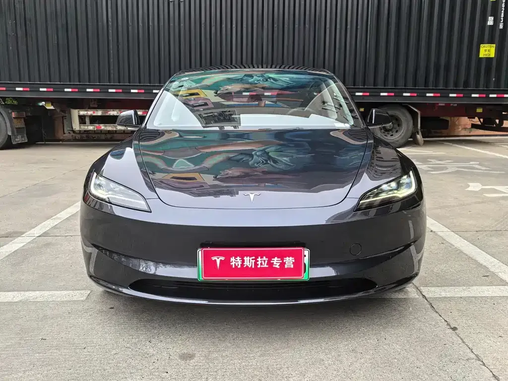 Tesla Model 3 — фото 2