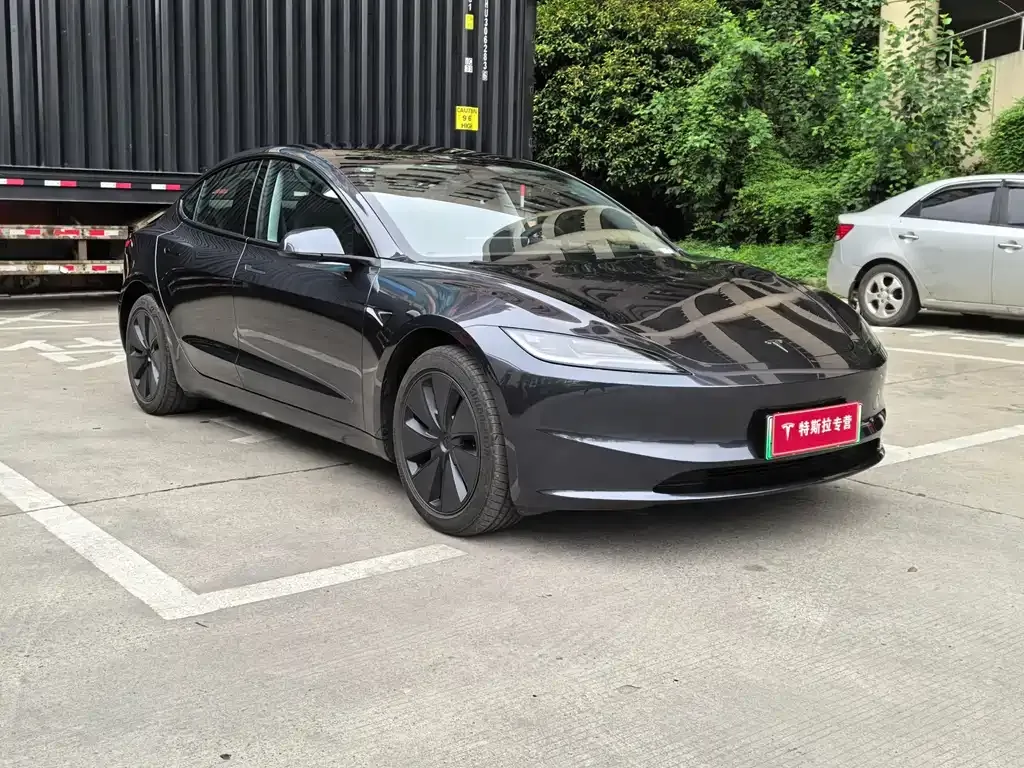 Tesla Model 3 — фото 3
