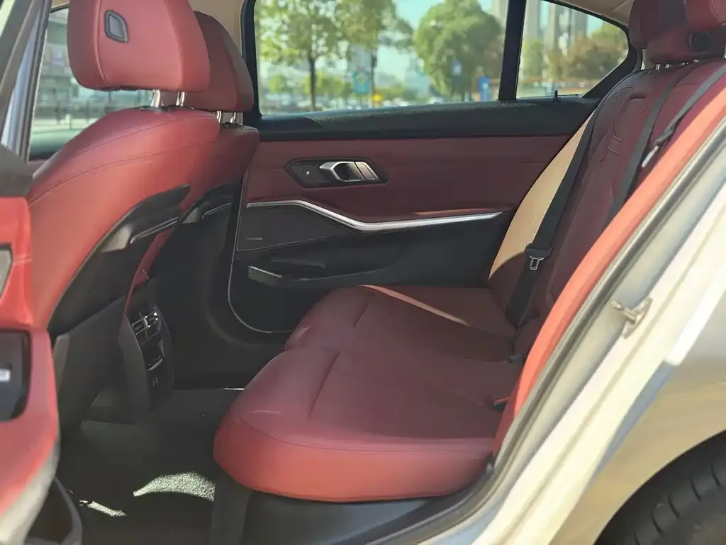 BMW 3 Series 2021 из CN, фото 8