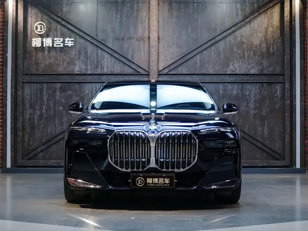 BMW 7 Series — фото 2