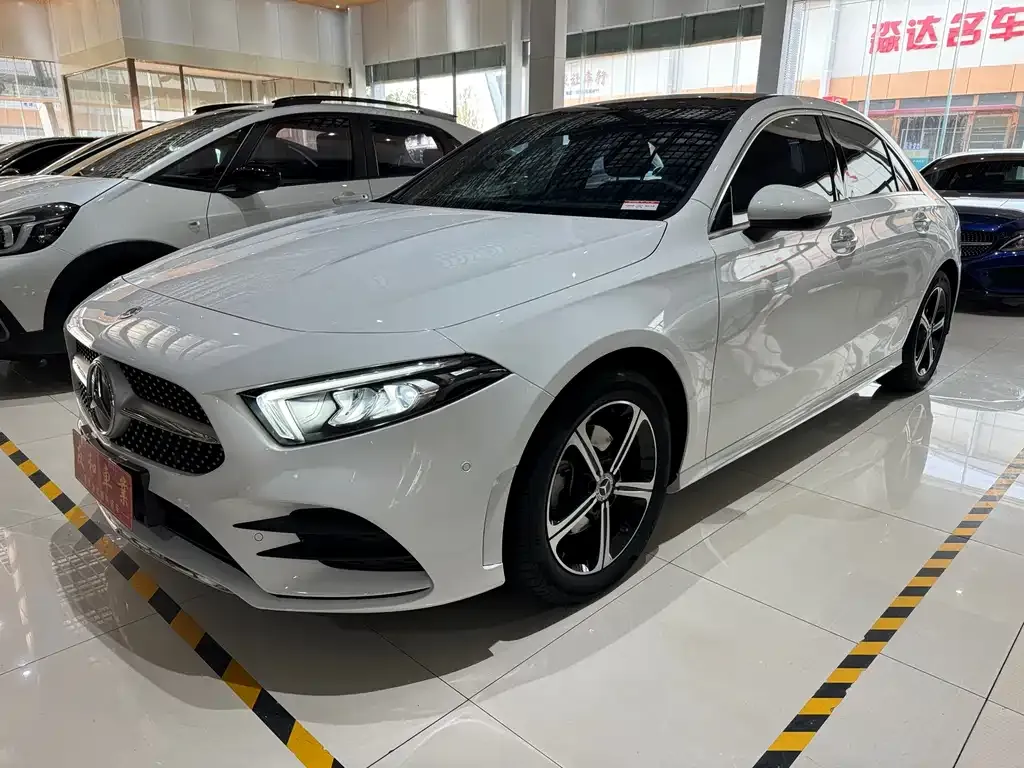 Mercedes-Benz A-Class 2023 из CN, фото 1