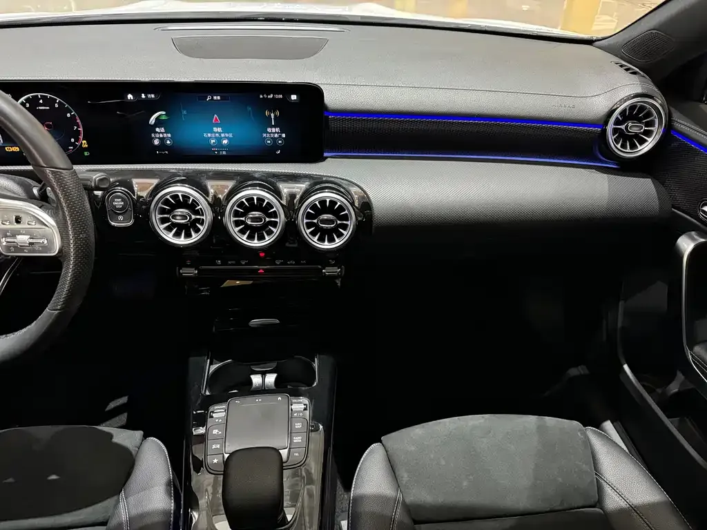 Mercedes-Benz A-Class 2023 из CN, фото 9