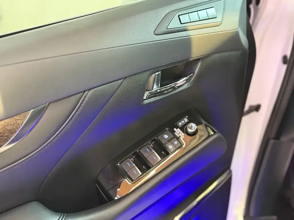 Toyota Vellfire 2022 из CN, фото 7