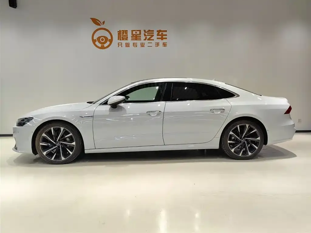 Audi A7L 2023 из CN, фото 3