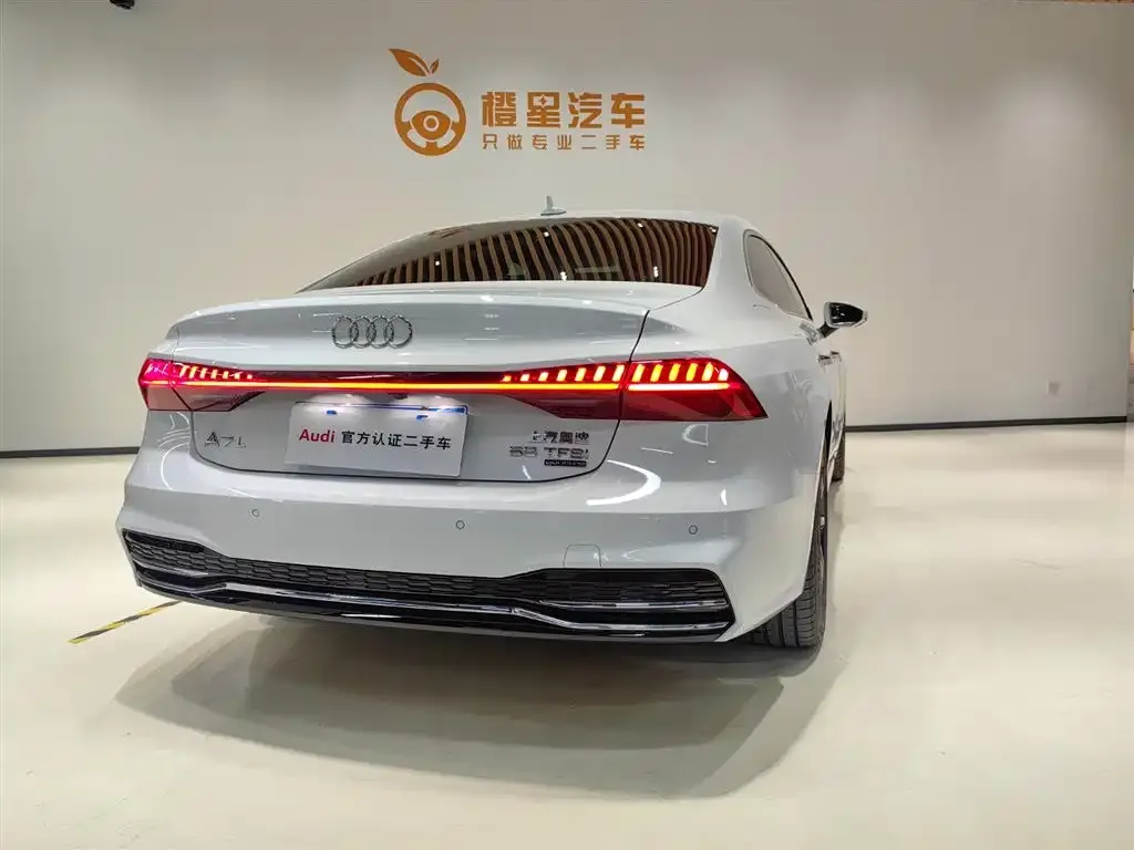 Audi A7L 2023 из CN, фото 4