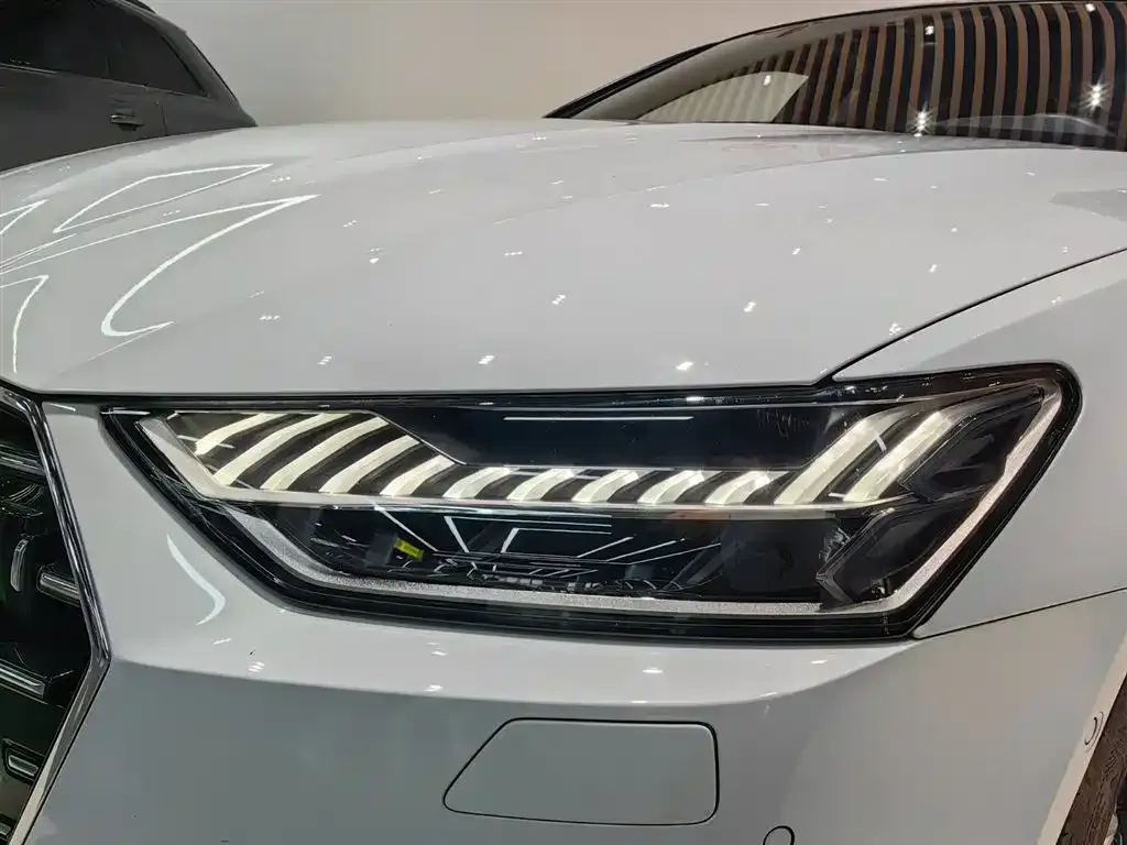 Audi A7L 2023 из CN, фото 6