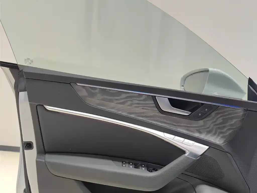 Audi A7L 2023 из CN, фото 9