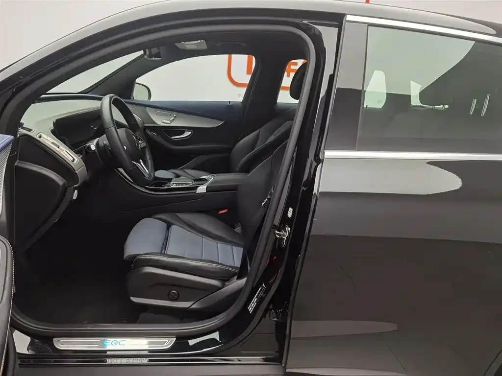 Mercedes-Benz EQC — фото 10