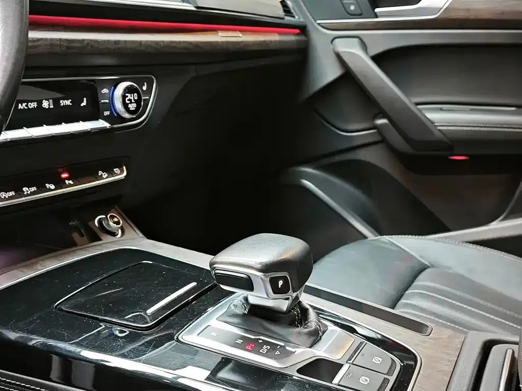 Audi Q5L 2021 из CN, фото 9