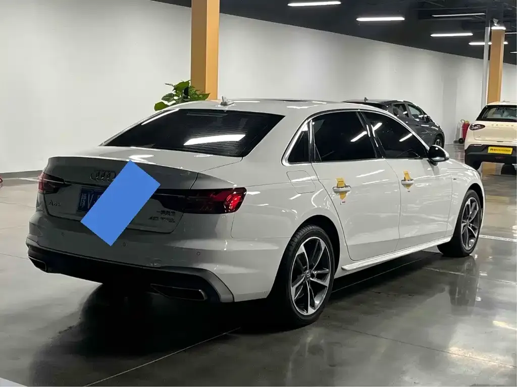 Audi A4L 2021 из CN, фото 5