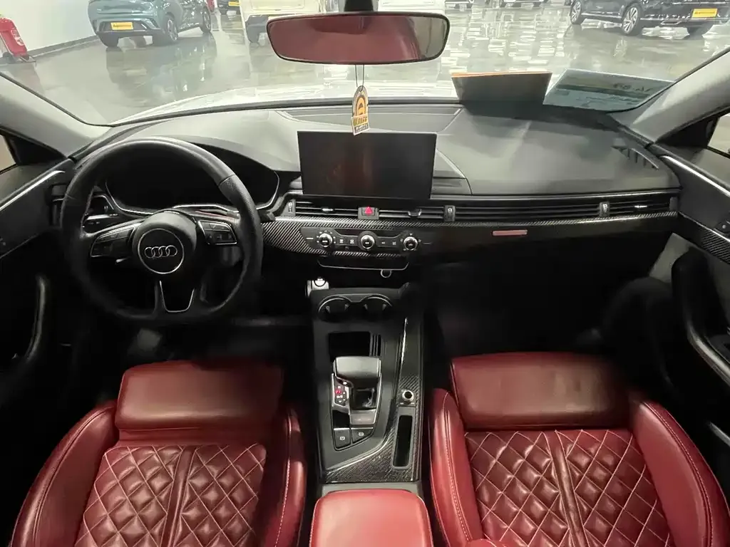Audi A4L 2021 из CN, фото 6