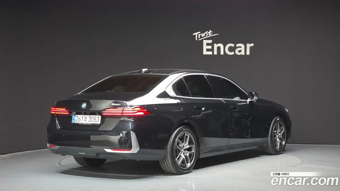 BMW 5-Series — фото 2