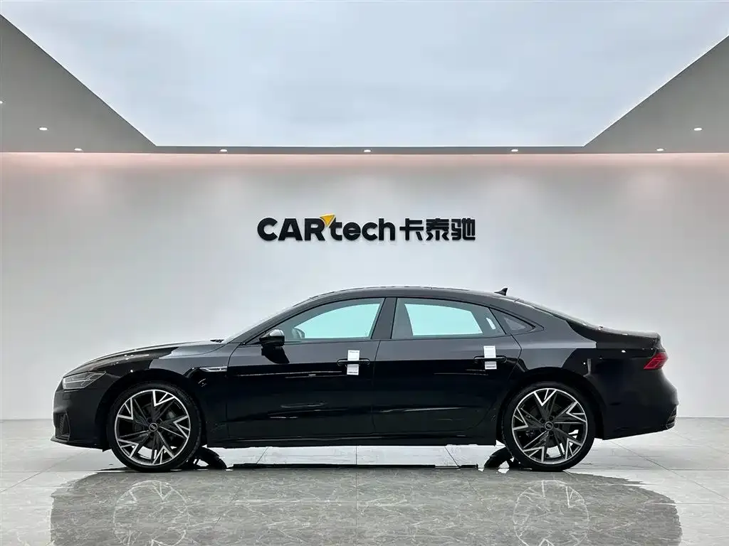 Audi A7L — фото 2