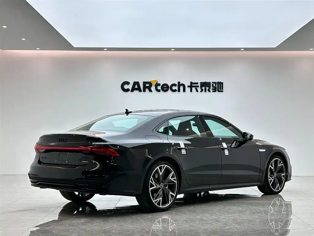 Audi A7L — фото 5