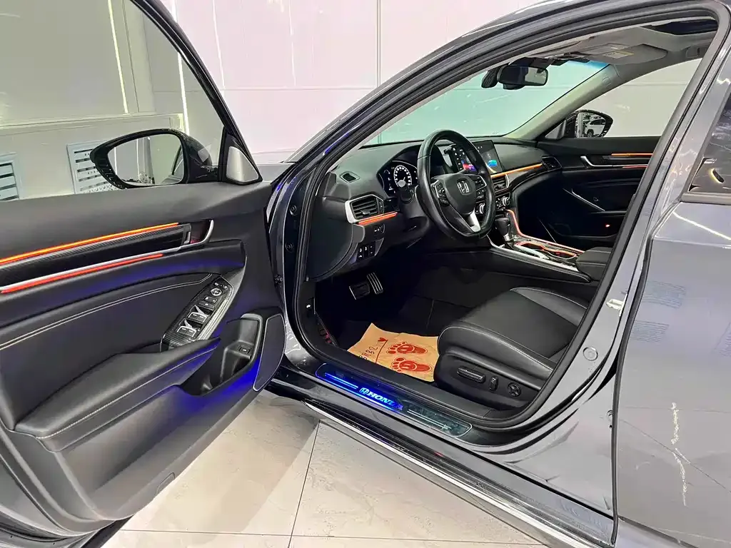 Honda Accord — фото 10