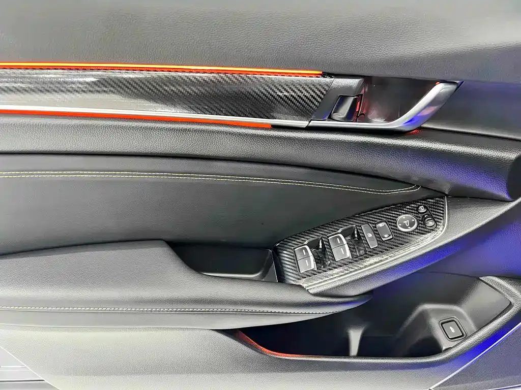 Honda Accord — фото 8