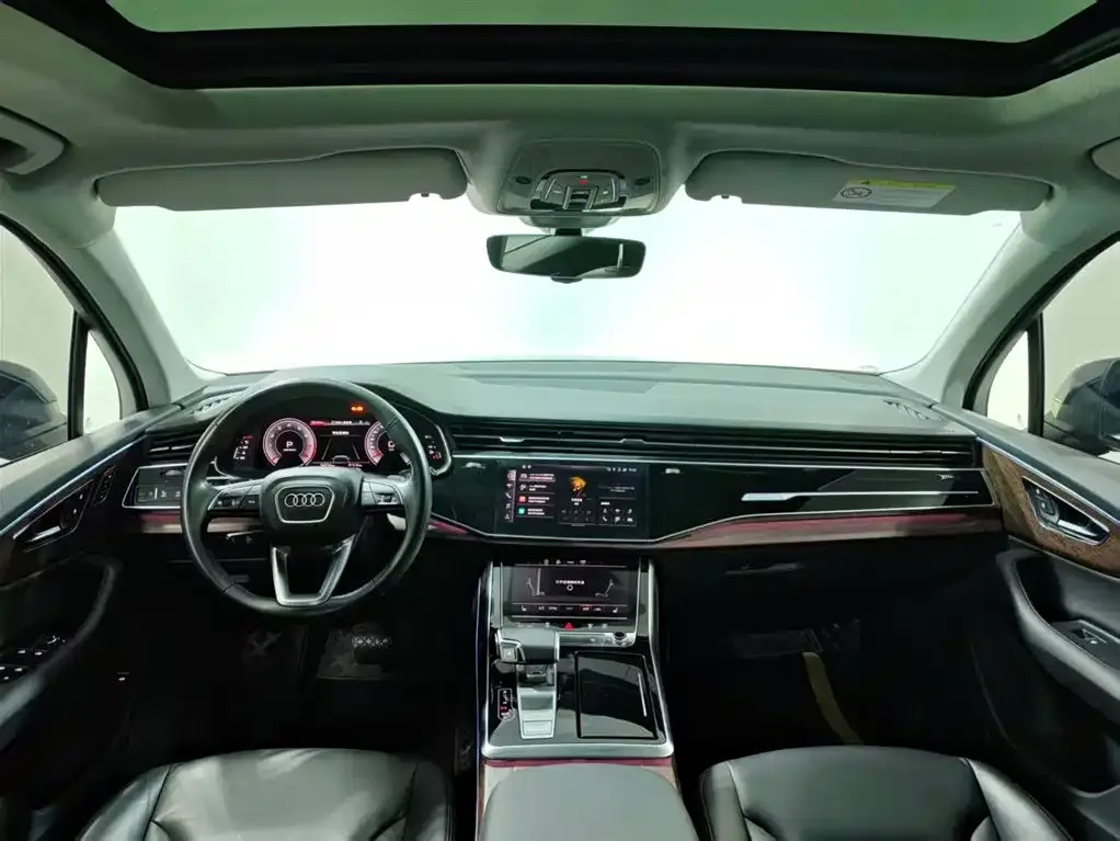 Audi Q7 2021 из CN, фото 10