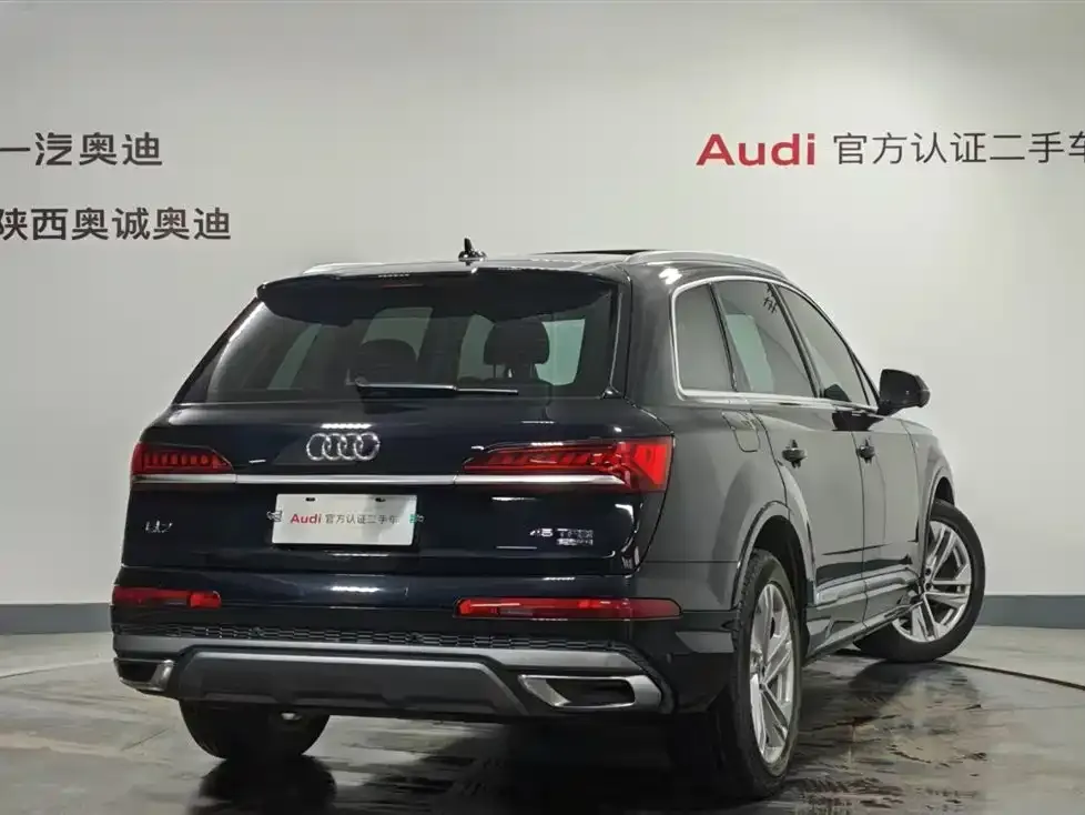 Audi Q7 2021 из CN, фото 4