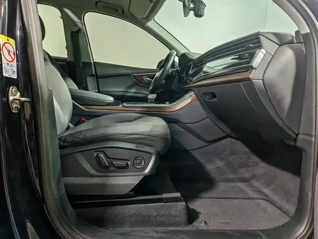 Audi Q7 2021 из CN, фото 7
