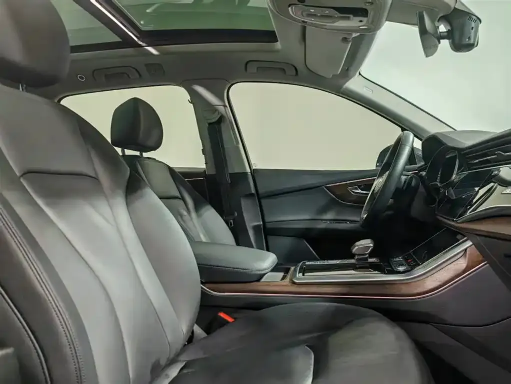 Audi Q7 2021 из CN, фото 8