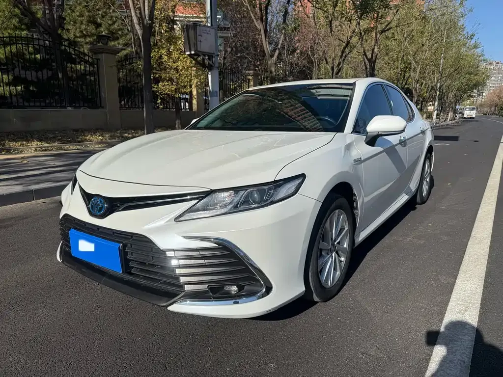 Toyota Camry 2023 из CN, фото 1