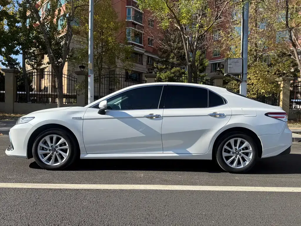 Toyota Camry 2023 из CN, фото 3