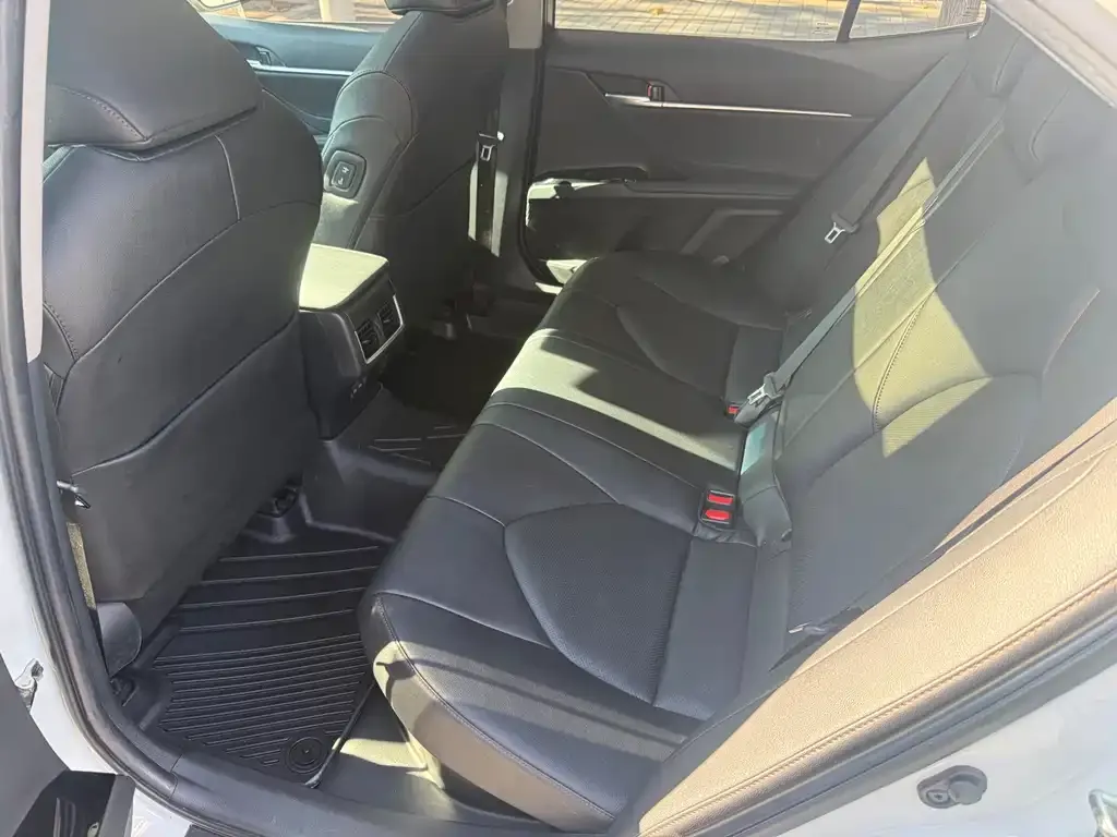 Toyota Camry 2023 из CN, фото 4
