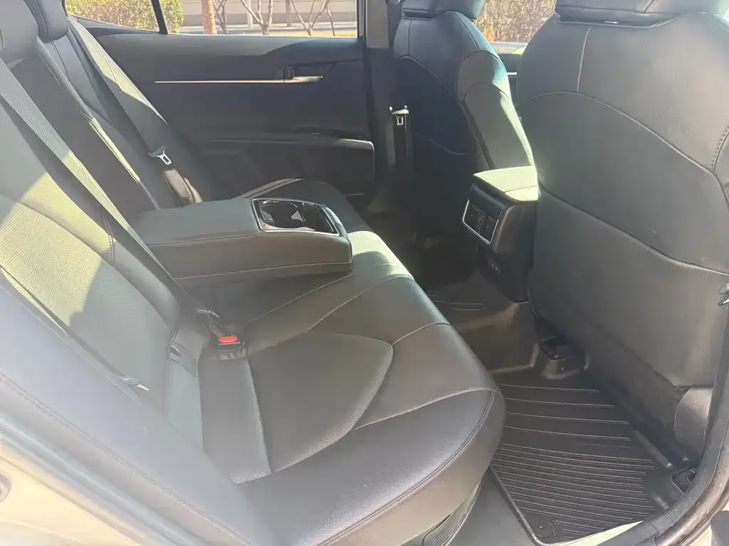 Toyota Camry 2023 из CN, фото 6
