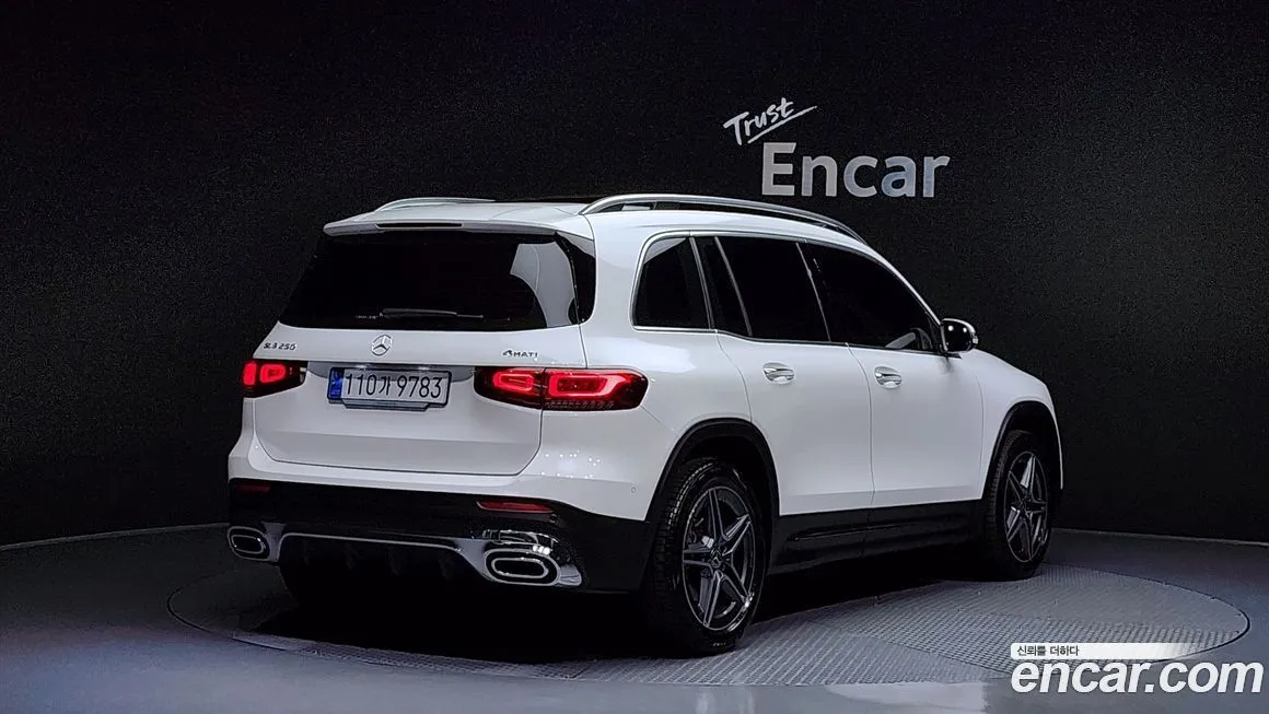 Mercedes-Benz GLB-Class — фото 2