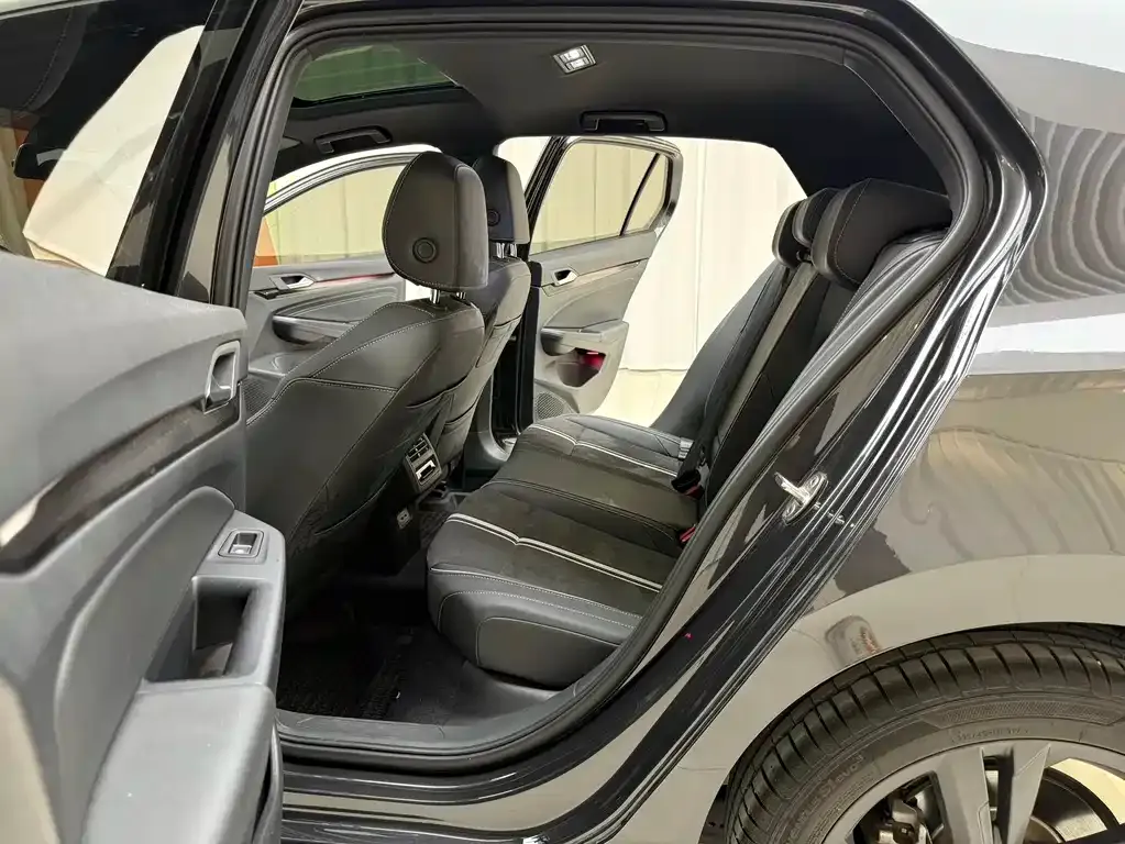 Volkswagen Golf 2022 из CN, фото 5
