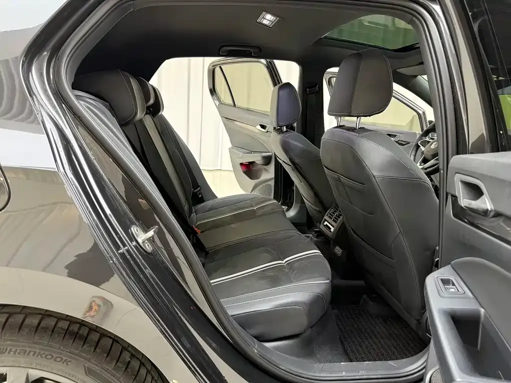 Volkswagen Golf 2022 из CN, фото 7