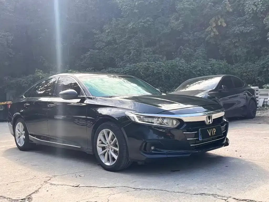 Honda Accord — фото 1