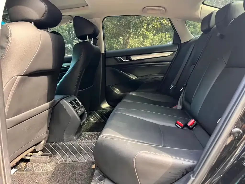 Honda Accord — фото 6
