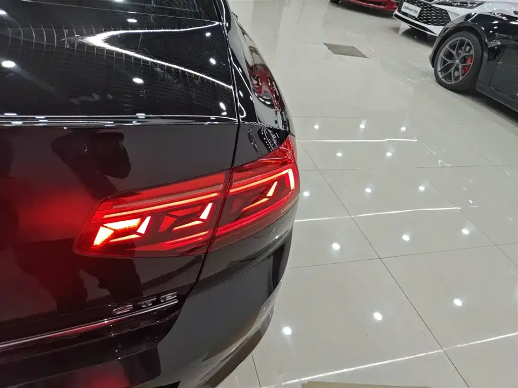 Volkswagen Magotan GTE PHEV 2023 из CN, фото 8