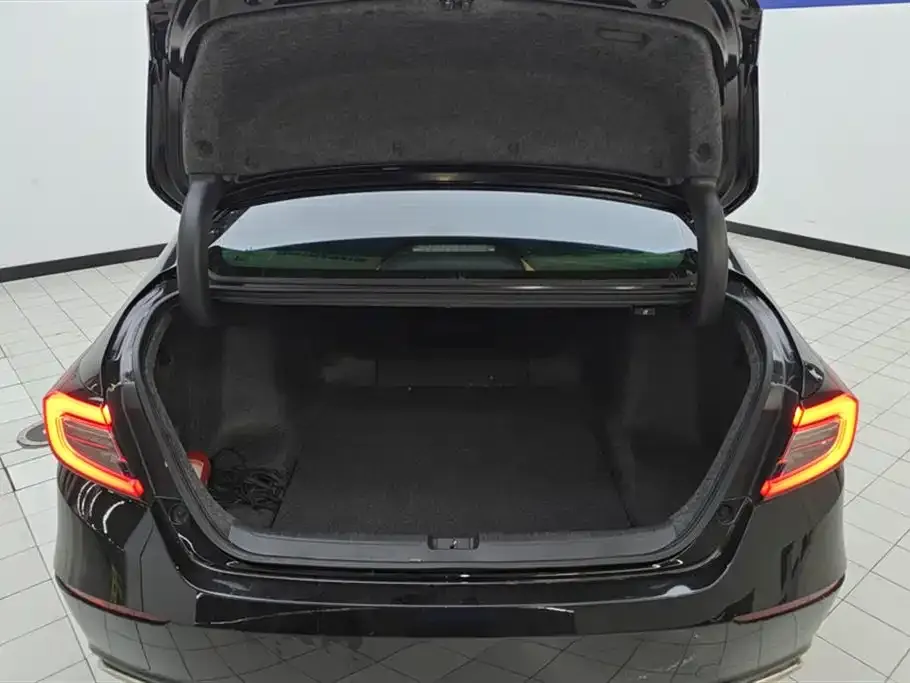 Honda Accord — фото 4
