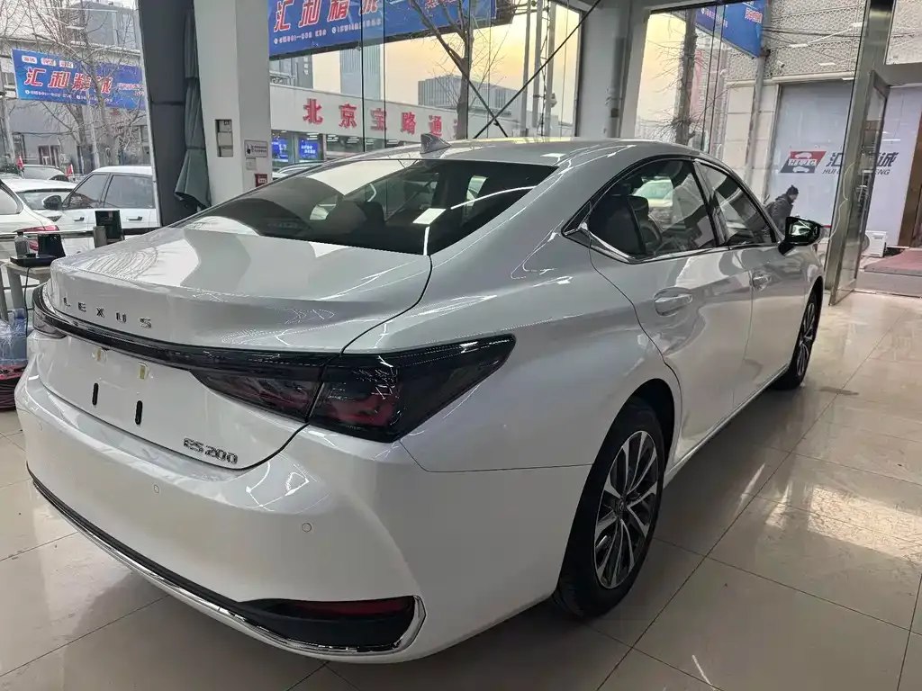 Lexus ES 2025 из CN, фото 2