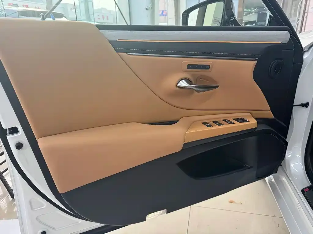 Lexus ES 2025 из CN, фото 4