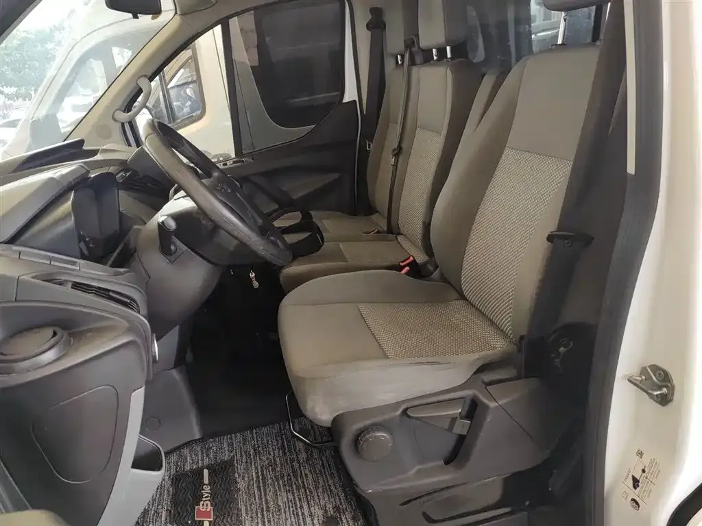 Ford Transit 2023 из CN, фото 7