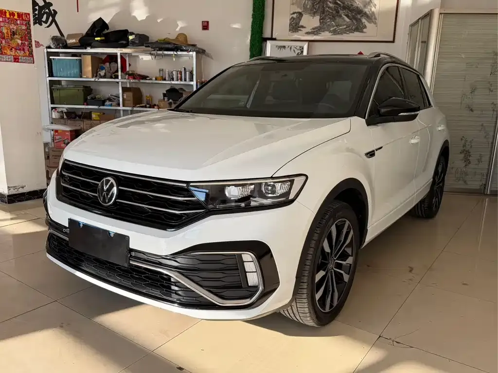 Volkswagen T-Roc — фото 1