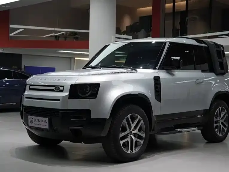 Land Rover Defender — фото 1