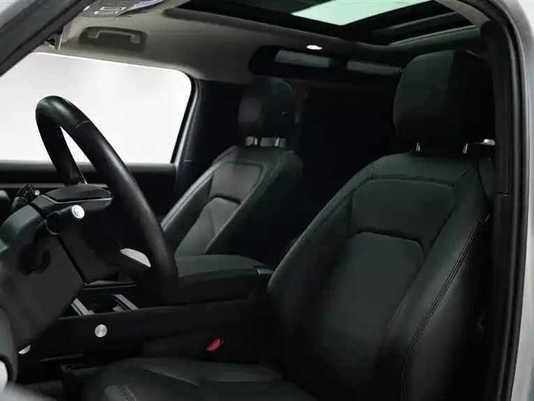 Land Rover Defender — фото 10