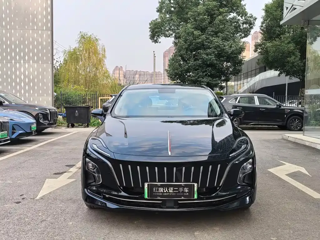 Hongqi E-QM5 — фото 2